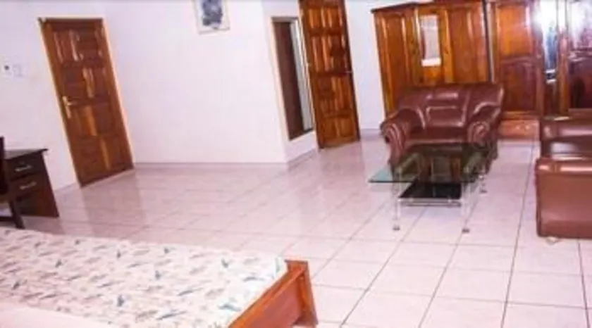 Vinny Hotel - Image 1