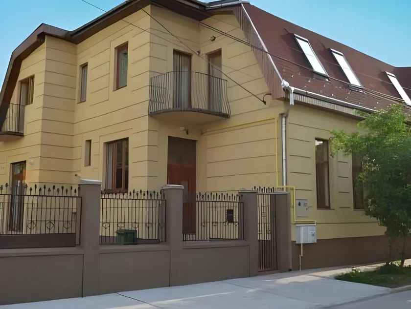 Pannónia Rooms and Apartments - Image 1