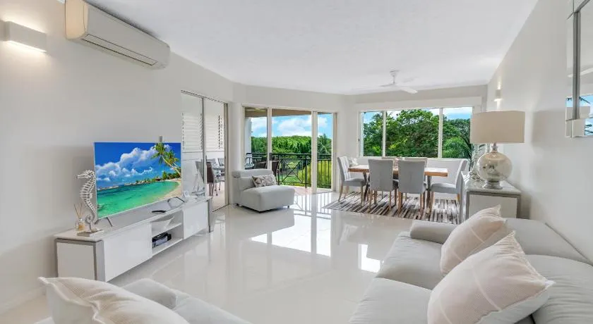 Escape Ordinary Stay Somewhere Exceptional - Waterfront 3 Bedroom Cairns Condo - Image 1