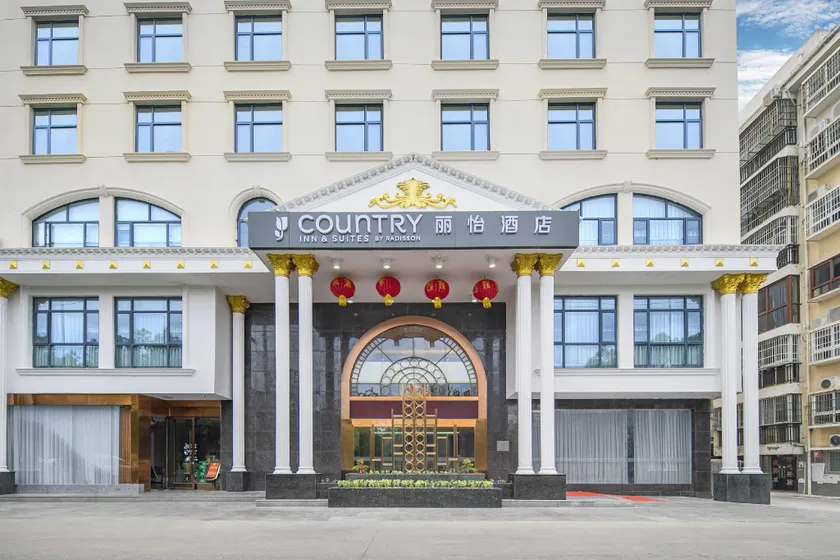 Country Inn & Suites by Radisson·Guangshui Riverside Park Yuming Branch - Image 1