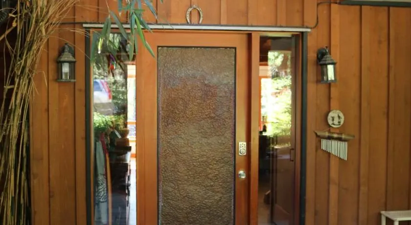 Five Elements Lodge B&B with Outdoor Spa - Image 1