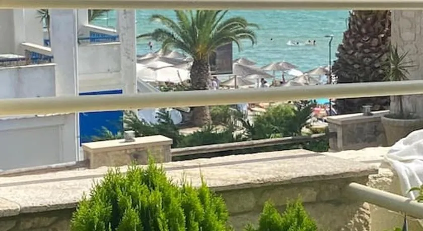 By the Sea Apartments-studios - Image 1