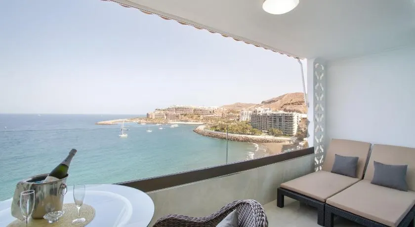 Doñana Seaside Views by Homestaygrancanaria - Image 1
