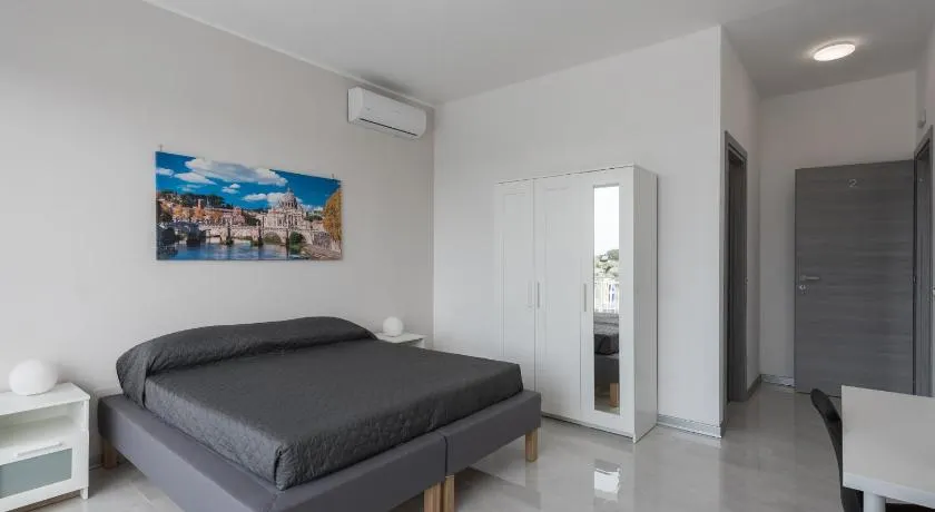Travelershome Ciampino Airport GuestHouse 600m to Airport ottimo per chi viaggia in auto - Image 1
