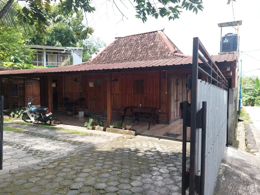 Banyu Kasongan Homestay - Image 1