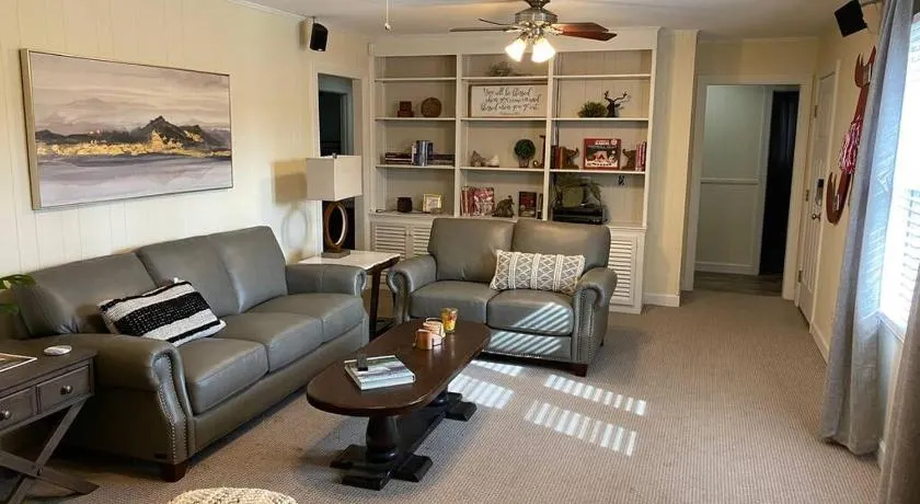 The Crimson - Game Day Rental - Image 1