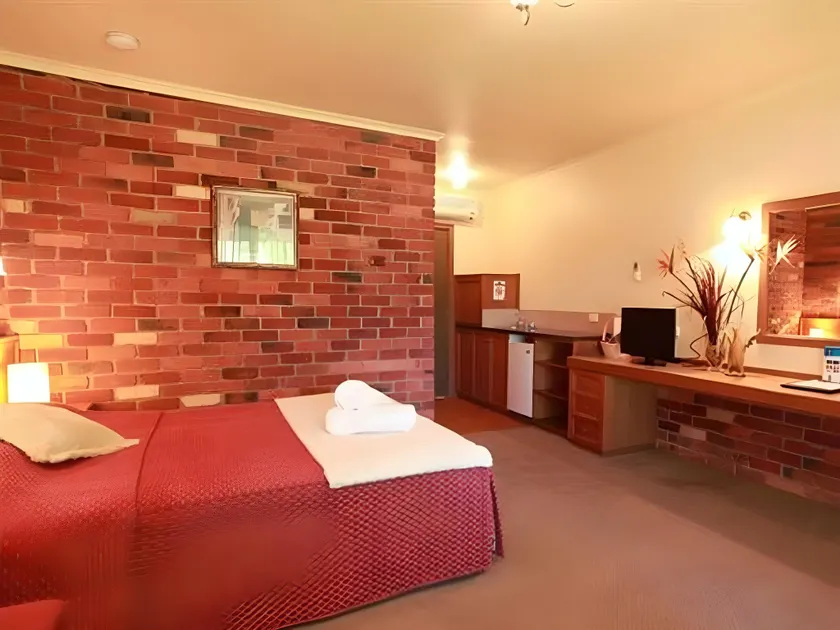 Mansfield Valley Motor Inn - Image 1