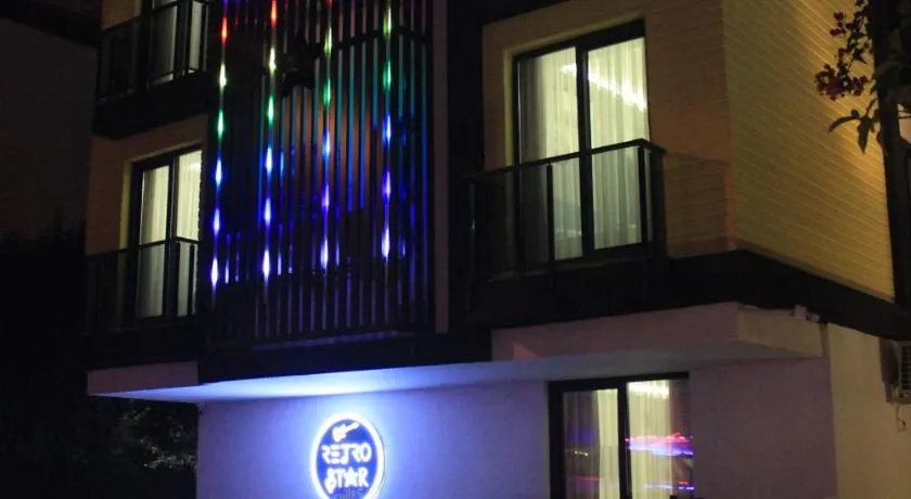 Retro Star Suites - Image 1
