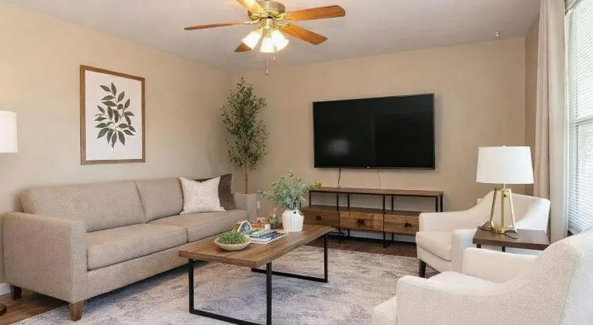 COZY JACKSON ESCAPE - Image 1