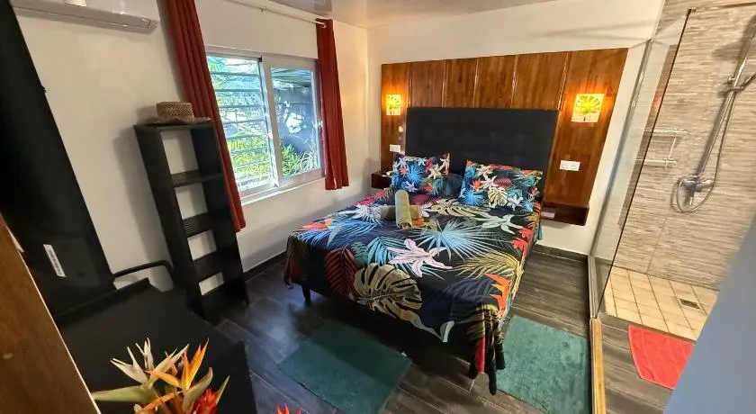 Miki Miki House - Image 1