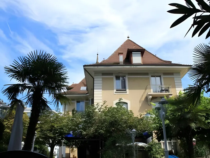 Hotel Central - Image 1