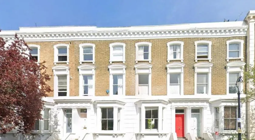 Flat in Lambeth - Image 1