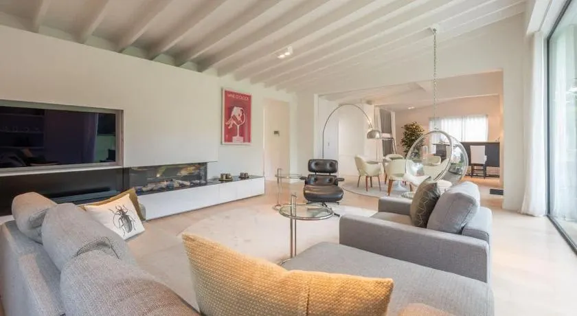 Elegant Guesthouse on Castle Domain near Bruges - Image 1