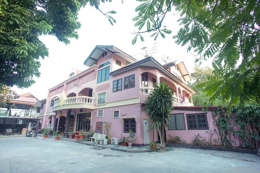 OYO 75357 Thipsiri Home - Image 1