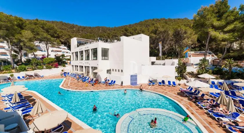 Apartamentos Montemar - Image 1