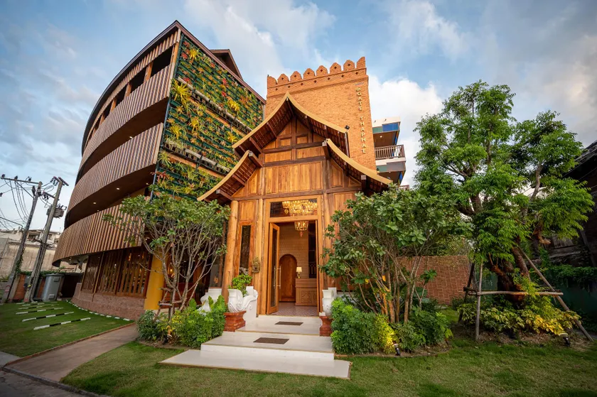 At Gate Thaphae Hotel - Image 1
