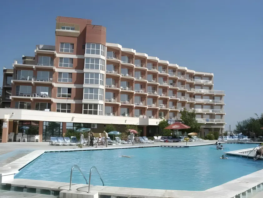 Hotel Amiral - Image 1