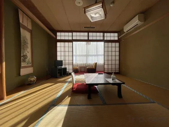 Showa Onsen Ryokan Sumire - Image 1