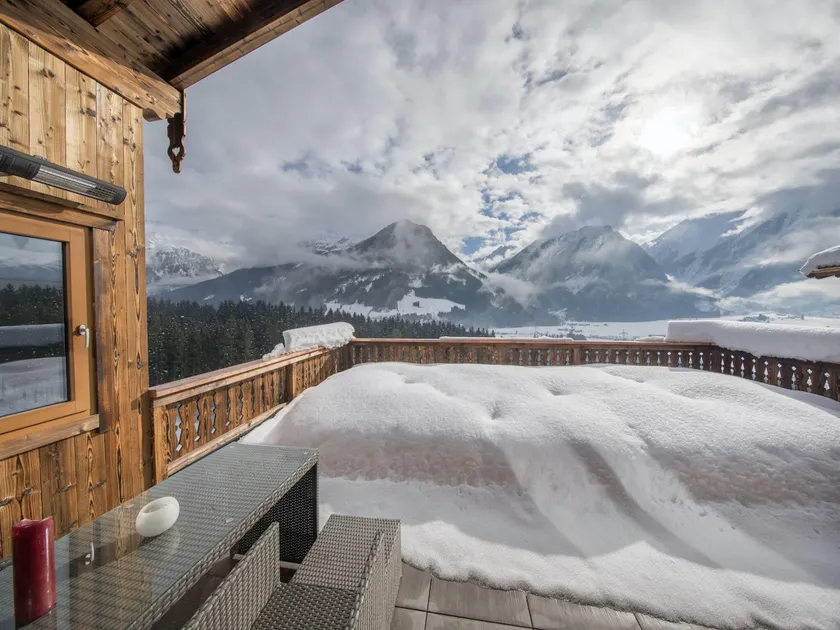 Chalet in Neukirchen near Wildkogel Ski Arena - Image 1