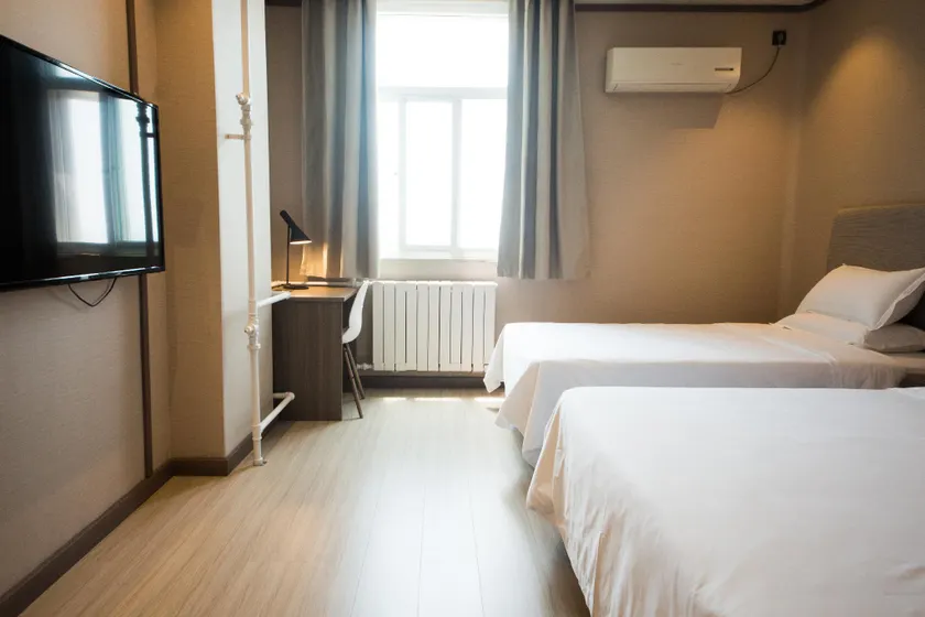 Hanting Hotel Handan Railway Station - Image 1