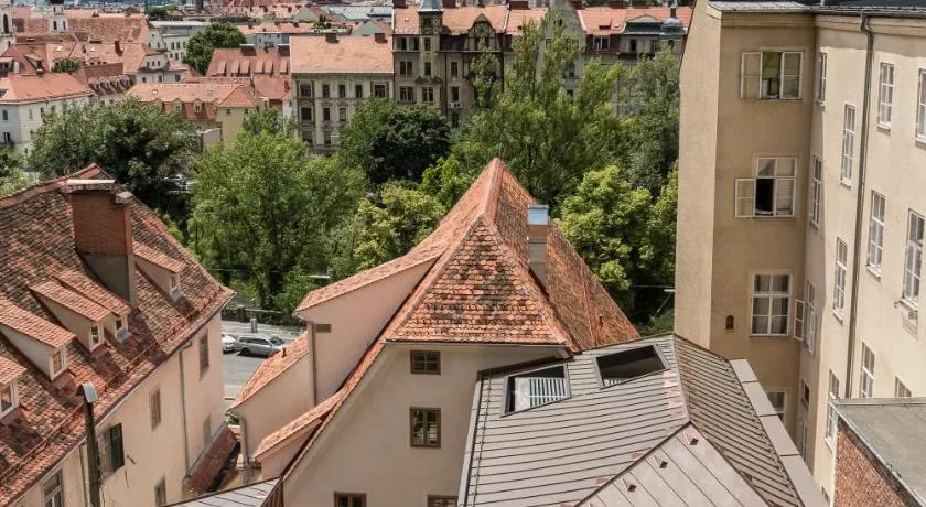 Kai 36 - Hotel zwischen Fels und Fluss - Image 1
