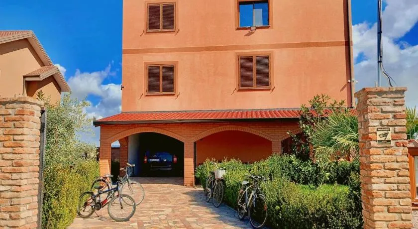The Garden Guest House - Image 1