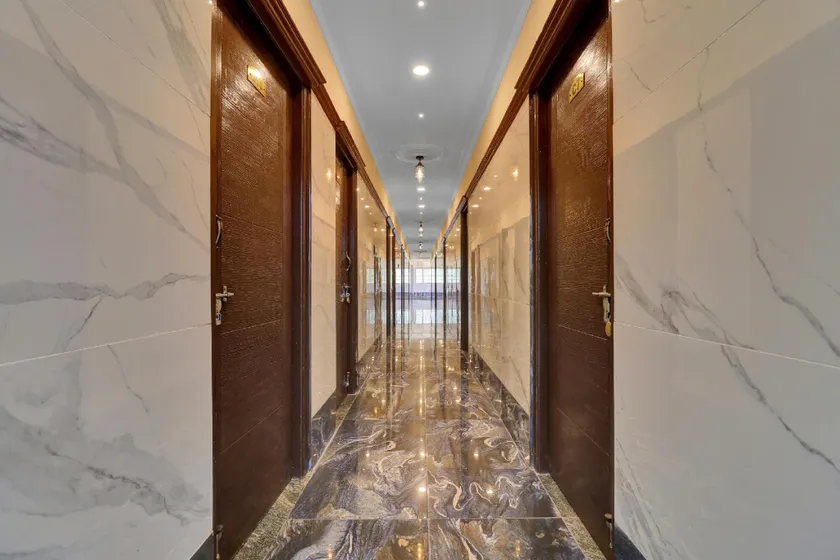 OYO Flagship Hotel Ashoka Grand - Image 1