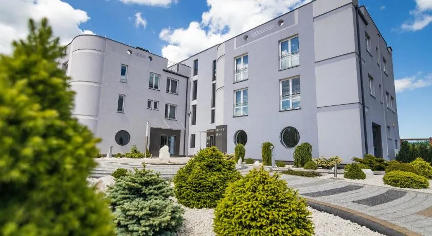 Resident Rene USTKA - Image 1