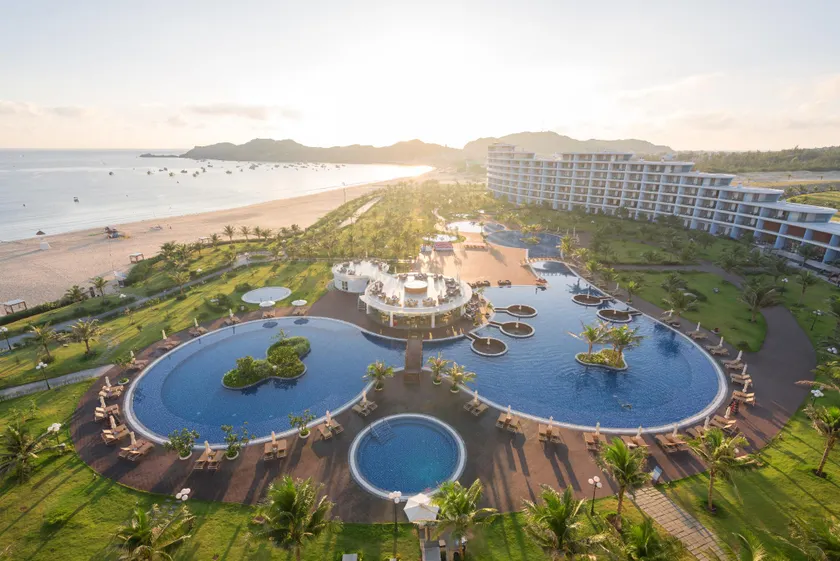 FLC Luxury Hotel Quy Nhon - Image 1