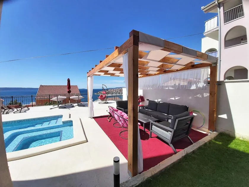 Apartamento junto a la piscina con vistas al mar y amplia terraza a5 - Image 1