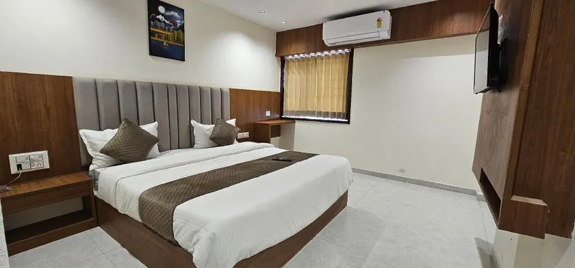 Hotel Glory - Image 1