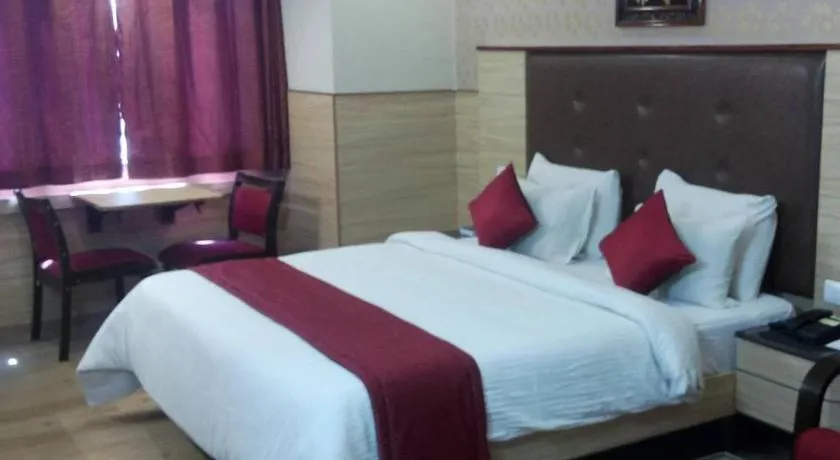 JOHN's HOTEL - Image 1