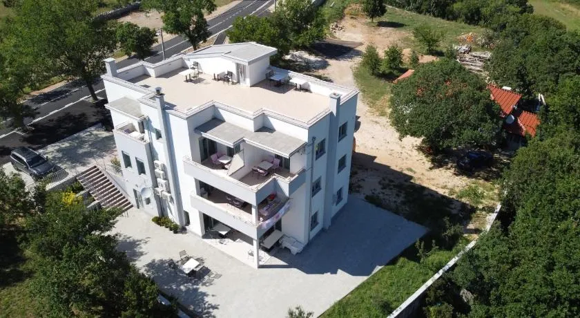 Apartment Anića Kuk - Image 1