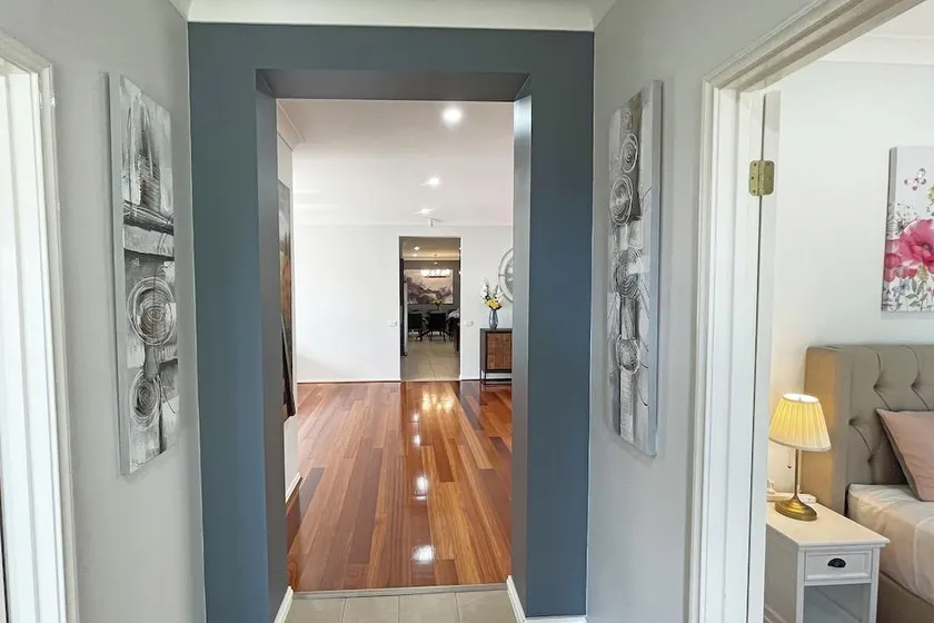 Spacious 5BR House in Hallam near Bunjil Place - Image 1