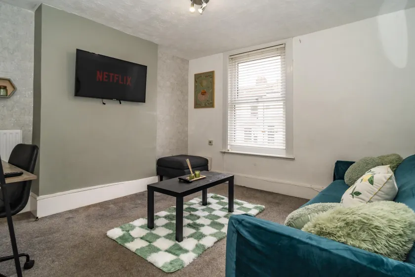 Sage House (Town-Centre Flat) - Image 1