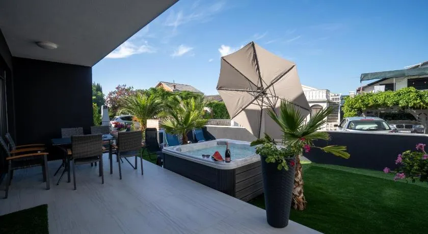 Villa Tome - Image 1