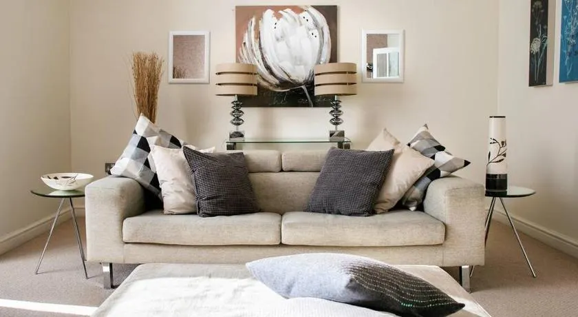 The Green House deluxe 2 bedroom upper floor apartments - Image 1