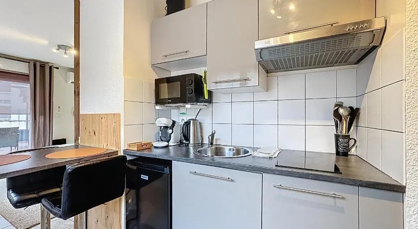 Studio hyper centre Tarbes, terrasse XXL, parking privé - Image 1