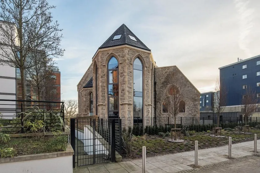 Brentford  St Georges Church - Image 1
