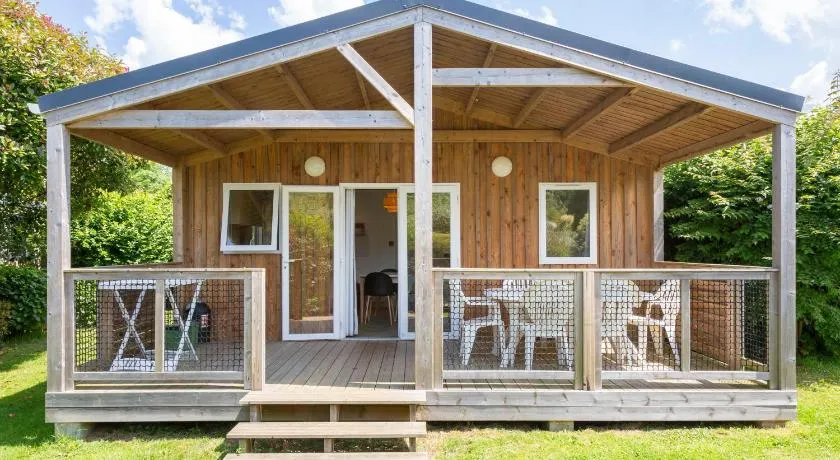 Chalet mit Grill, Pool und Terrasse | Gartenblick - Image 1
