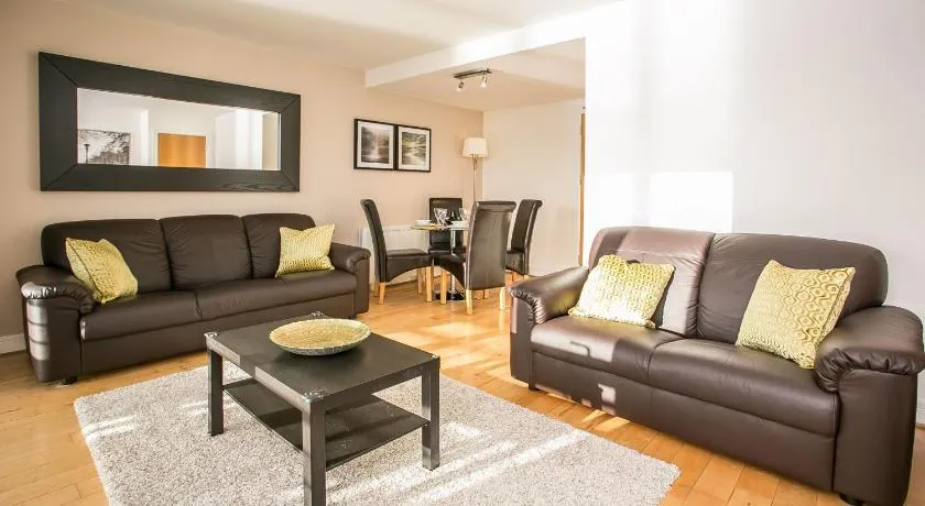 Grand Canal Square Apartments - Image 1