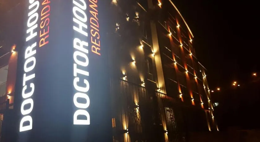Doctor House Hotel - Image 1