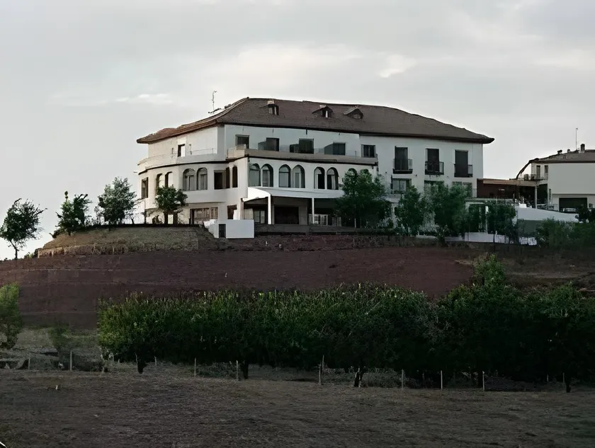 Hotel Restaurante Baños - Image 1