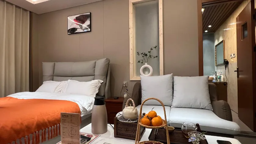 Jinfengyuan Hotel (Dalian Zhoushuizi Airport Branch) - Image 1
