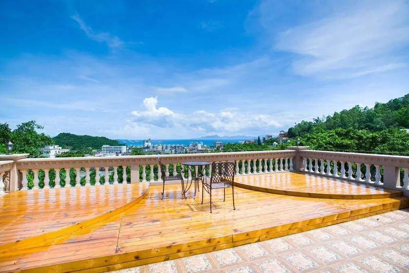 Green Field Seaview Party Villa - Image 1