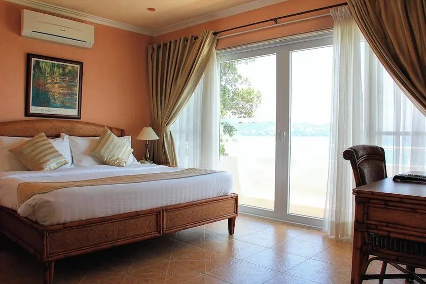 MONACO SUITES DE BORACAY - Image 1