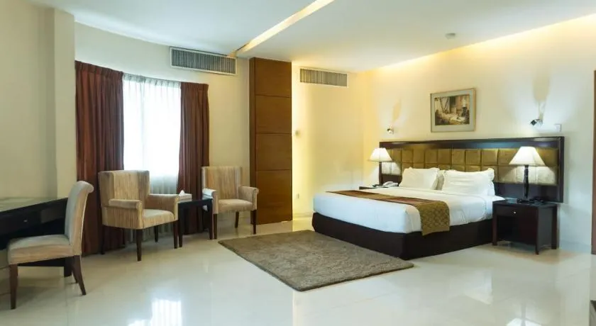 The Avenue Hotel & Suites - Image 1