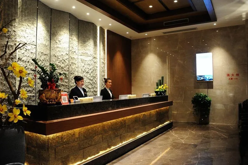 Yongfu County Golden Coast Royal Blessing Hotel - Image 1