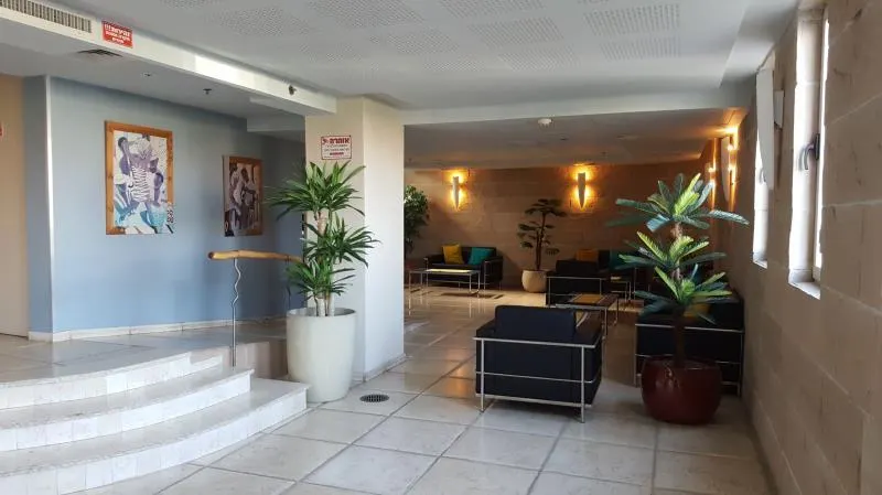 Motel Aviv - Image 1