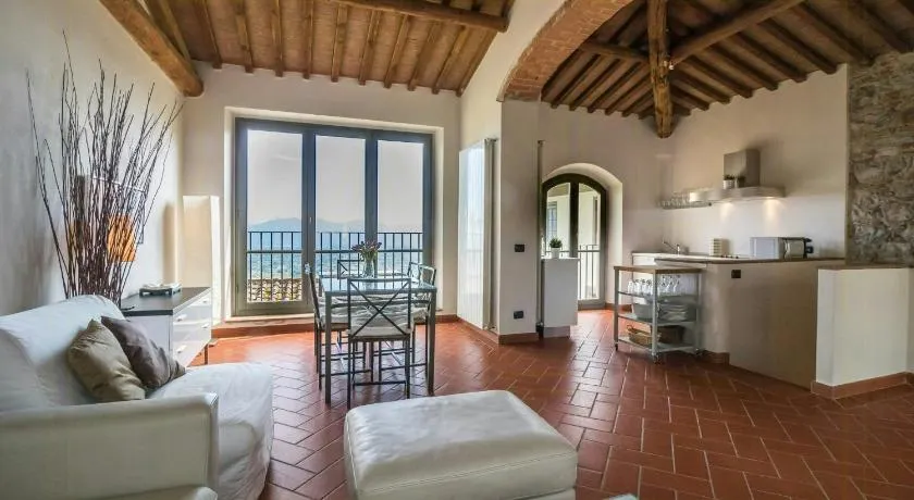 Spacious Apartment With Pool Near Lucca - Image 1